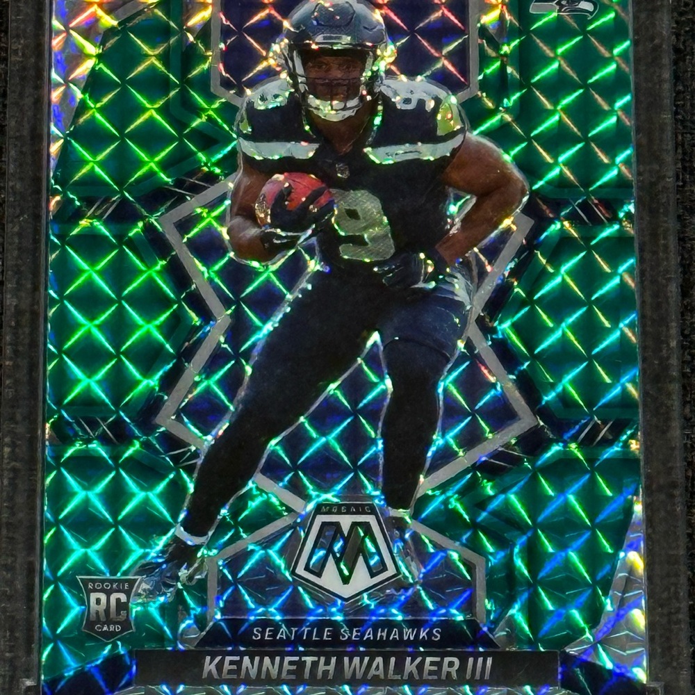 Kenneth Walker Green Mosaic RC - Picture 3 of 5